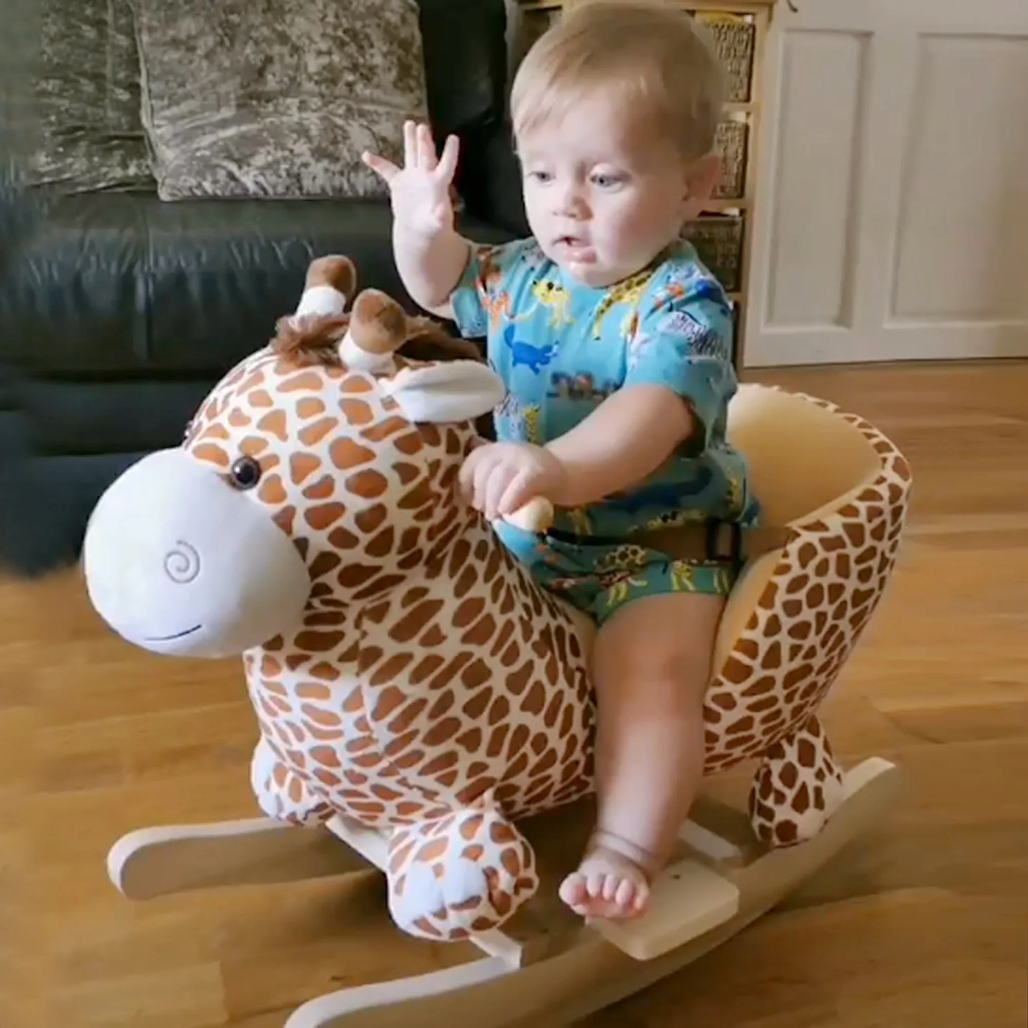 Homcom Kids Rocking Horse Toys Giraffe Seat With Sound Toddlers Baby Toy - Image 8