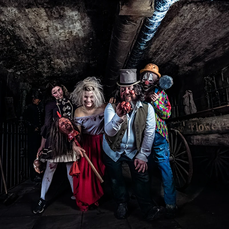 London Bridge and London Tombs - Gift Experience for Two - Image 5